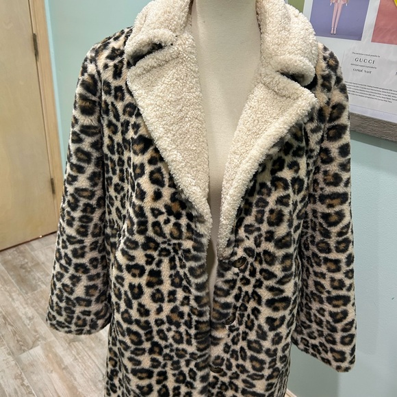 ๐๐Gap Faux Fur Cheetah Print Long Coat. Size medium - Picture 11 of 12